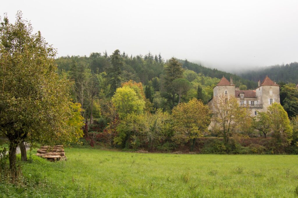 Château de Saint-Vincent-Rive-d'Olt sur le circuit du Malbec dans la vallée du Lot