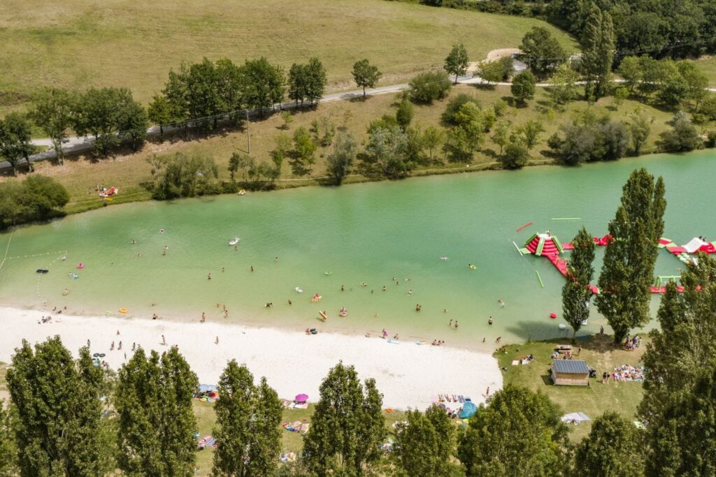 Plan d'eau de Montcuq dans le Lot