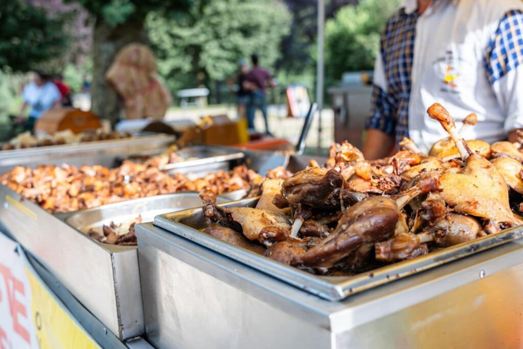Confits de canard sur le marché de Marcilhac-sur-Célé